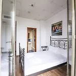 Safestay Passeig De Gracia (adults Only) Hostal Barcelona